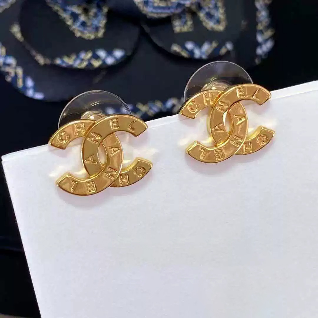 I&Ruh Double C Letter Earrings - Luxurious and High-End Stud Earrings