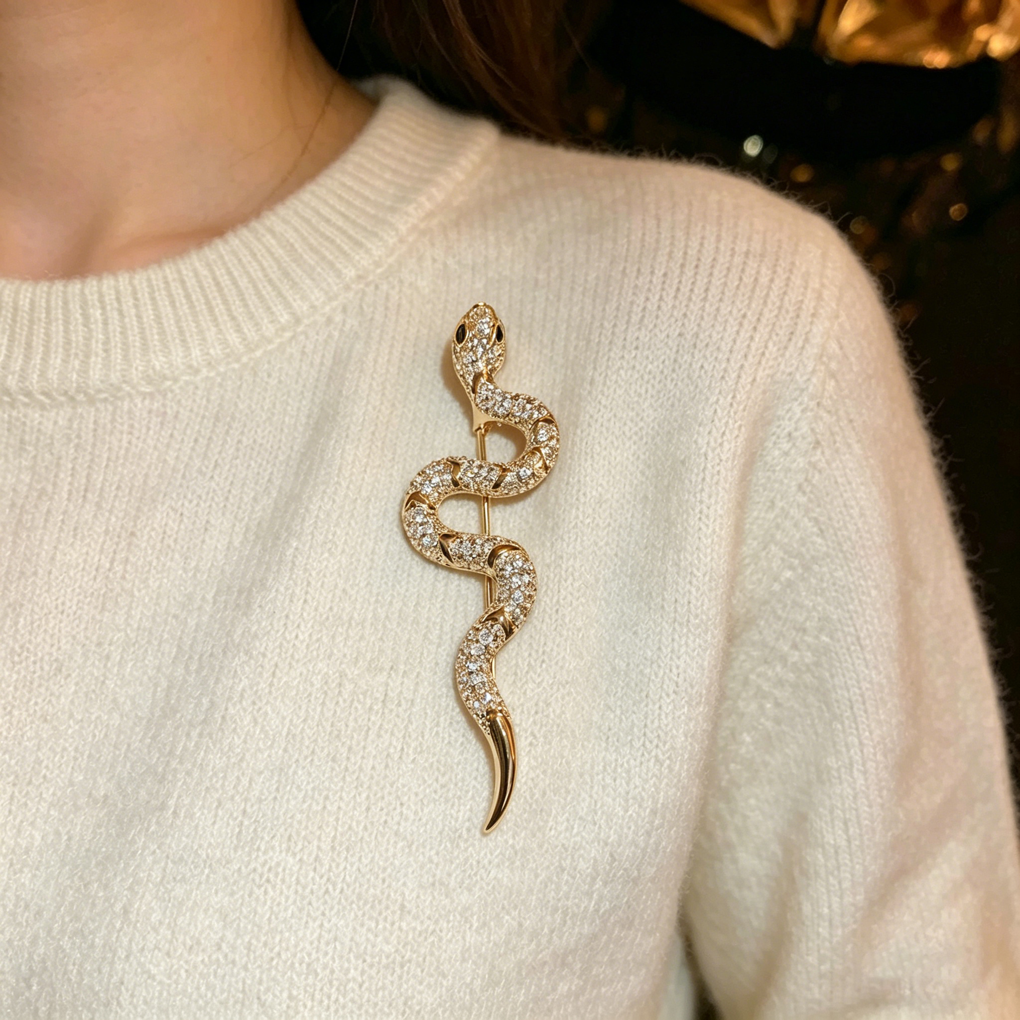 I&Ruh Luxury Diamond-Studded Snake Brooch: Stylish, Elegant, and Sophisticated Suit Pin